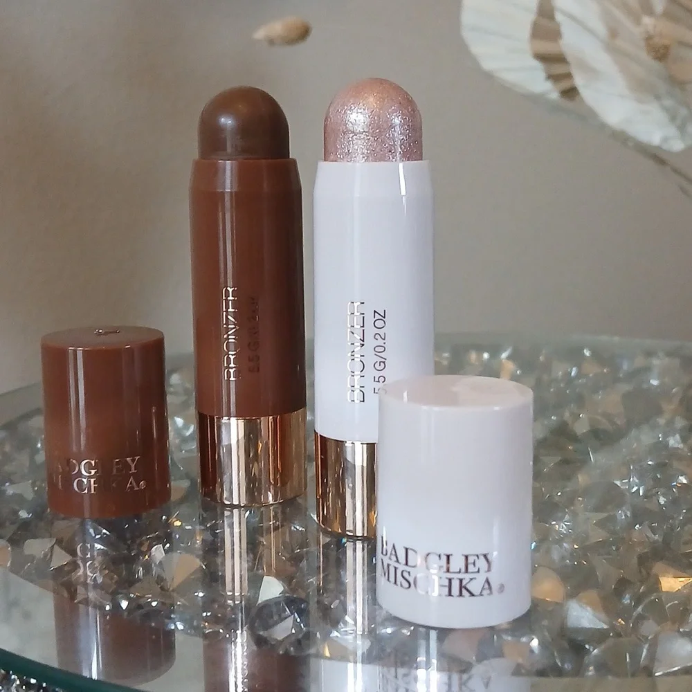 New Badgley Mischka Full Size Bronzer And Highlihter Duo Stick Set